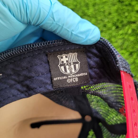 Official FC Barcelona FCB Trucker Hat Snapback Boys Youth Size - Picture 8 of 8